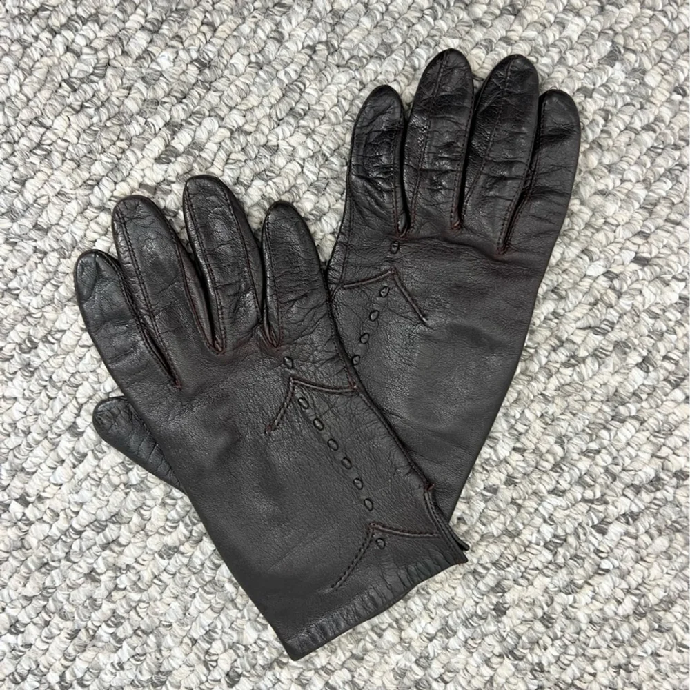 Vintage leather gloves